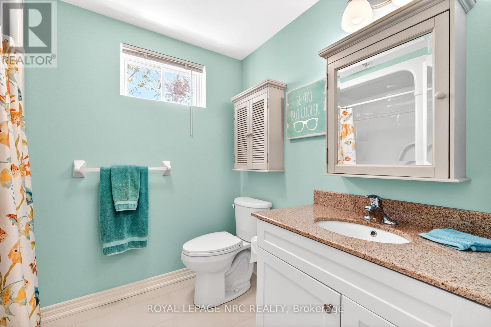 30 DRUMMOND CRESCENT - 32