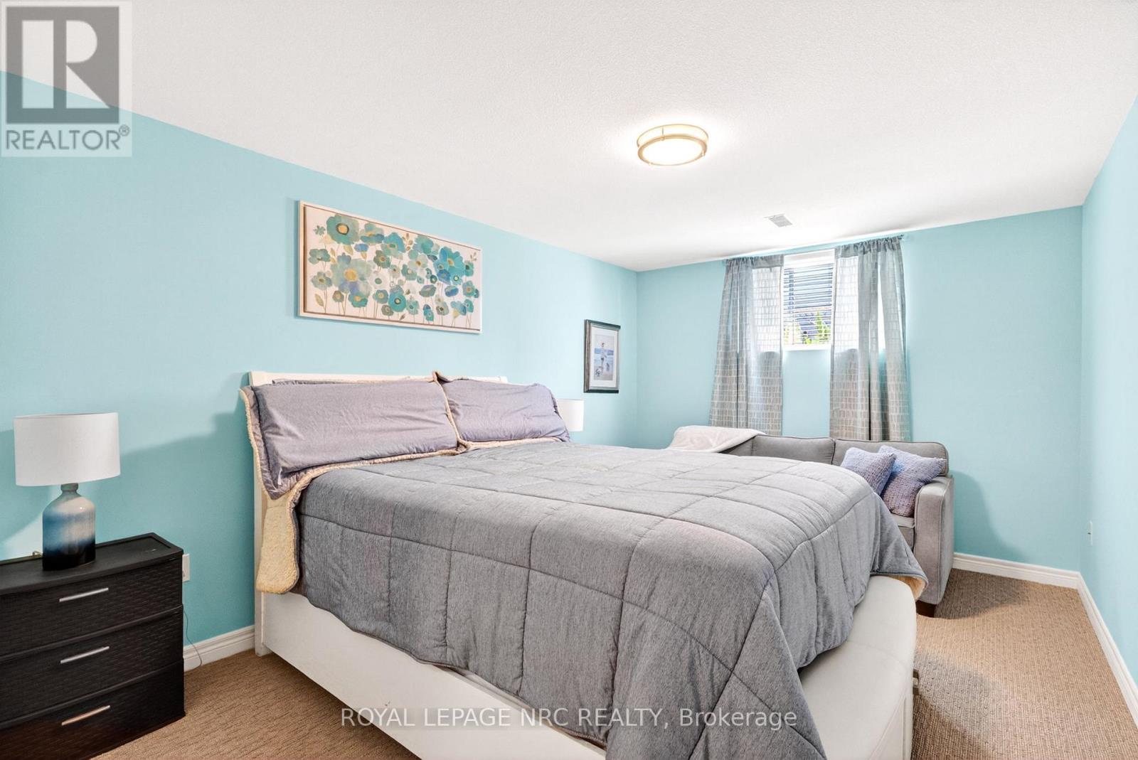30 DRUMMOND CRESCENT - 34