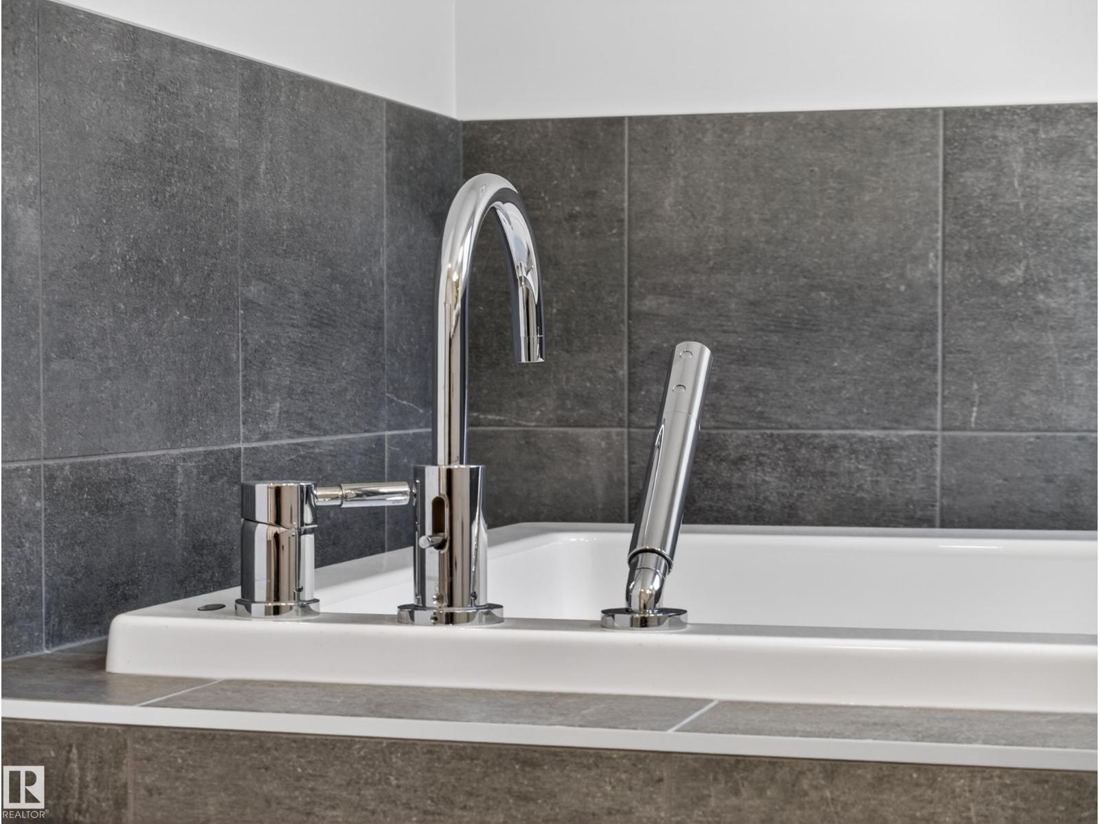 323 BALSAM LI, Leduc