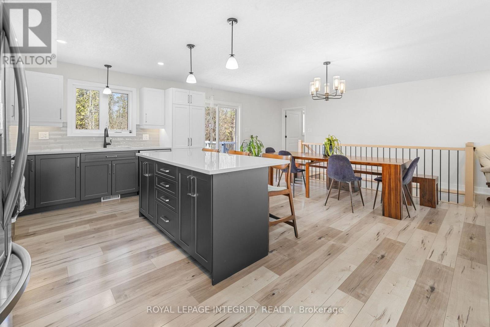 Clear Island Top for Entertaining & Casual Dining