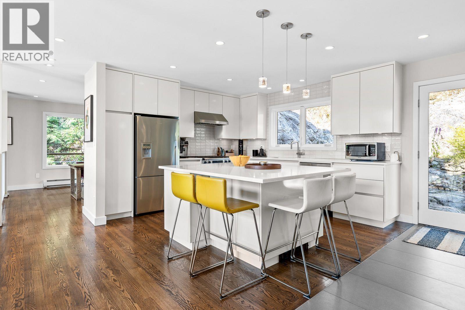 6965 MARINE DRIVE, West Vancouver