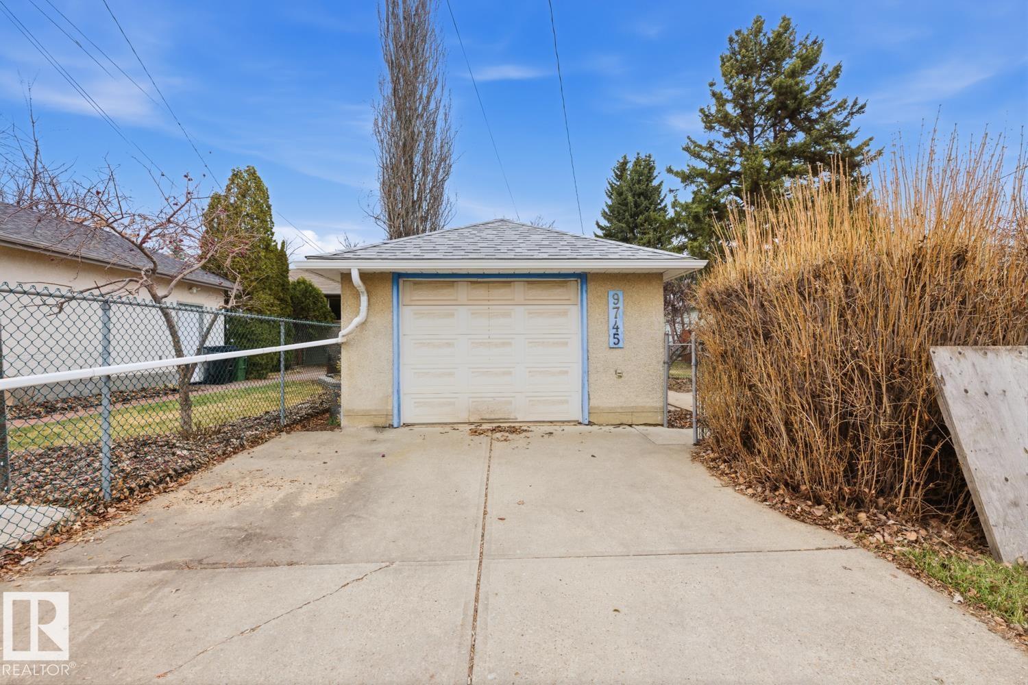 9745 68 AV NW, Edmonton