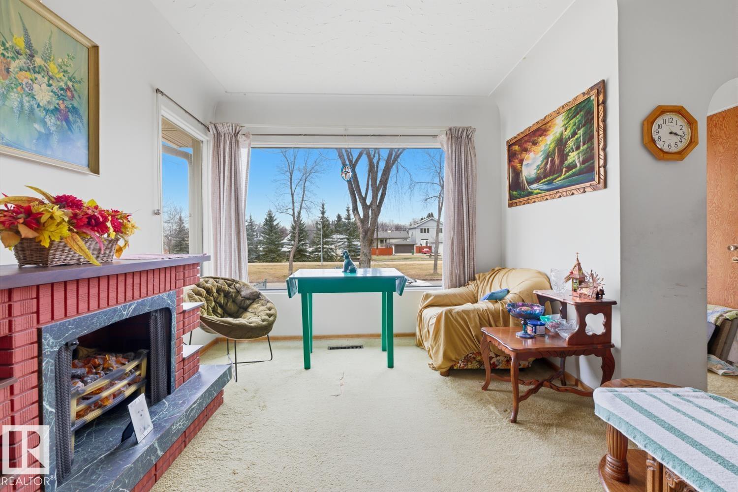 9745 68 AV NW, Edmonton