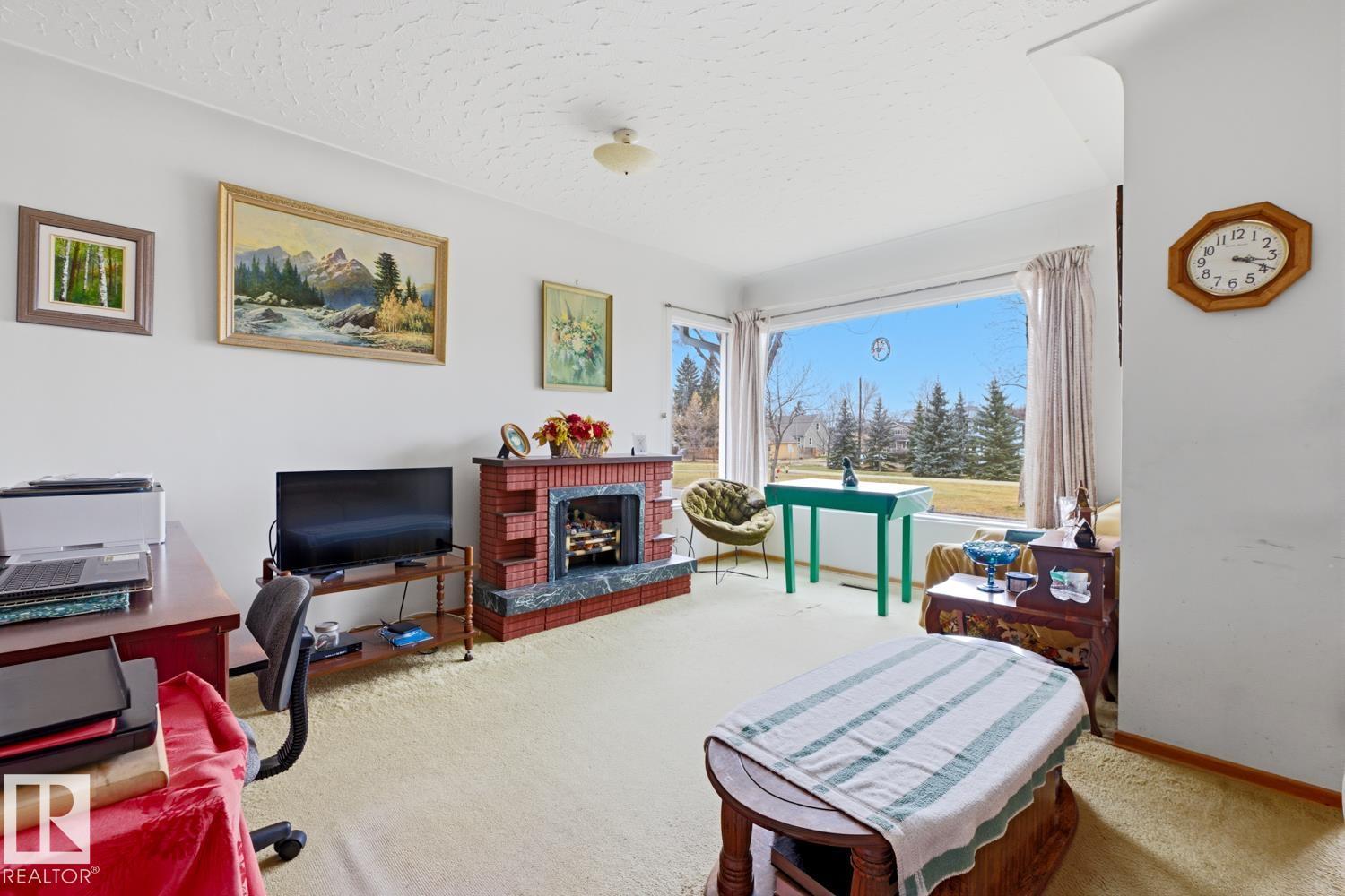 9745 68 AV NW, Edmonton