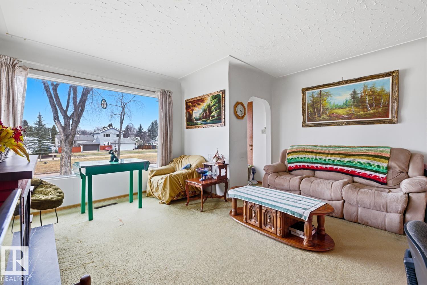 9745 68 AV NW, Edmonton