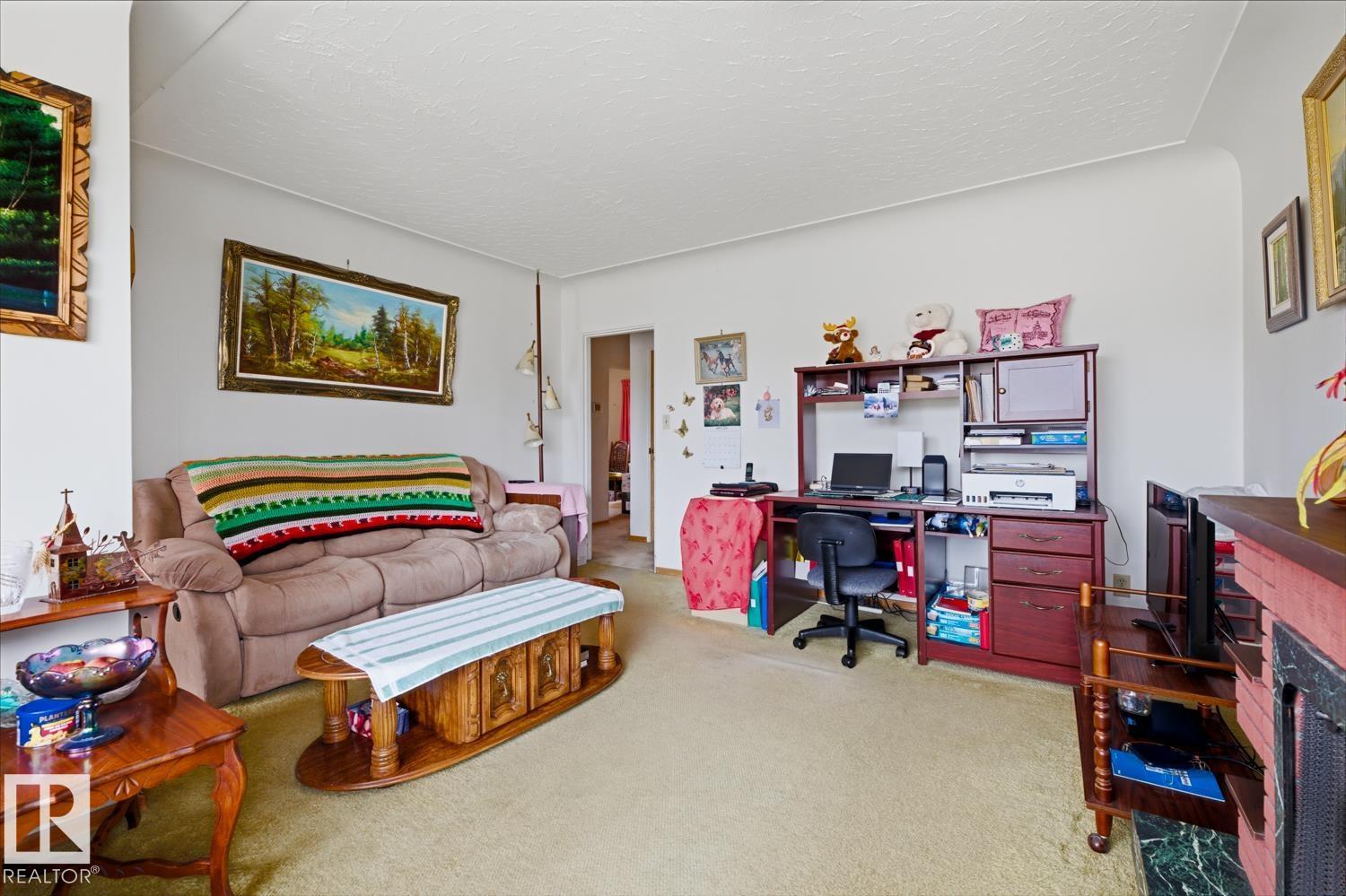 9745 68 AV NW, Edmonton