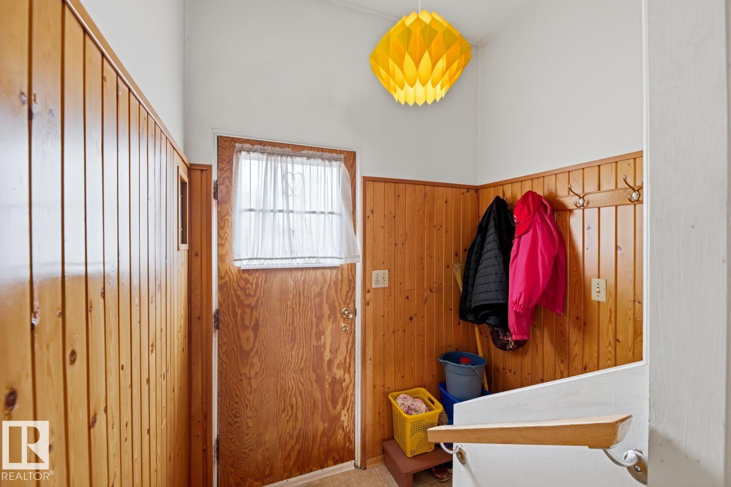 9745 68 AV NW, Edmonton