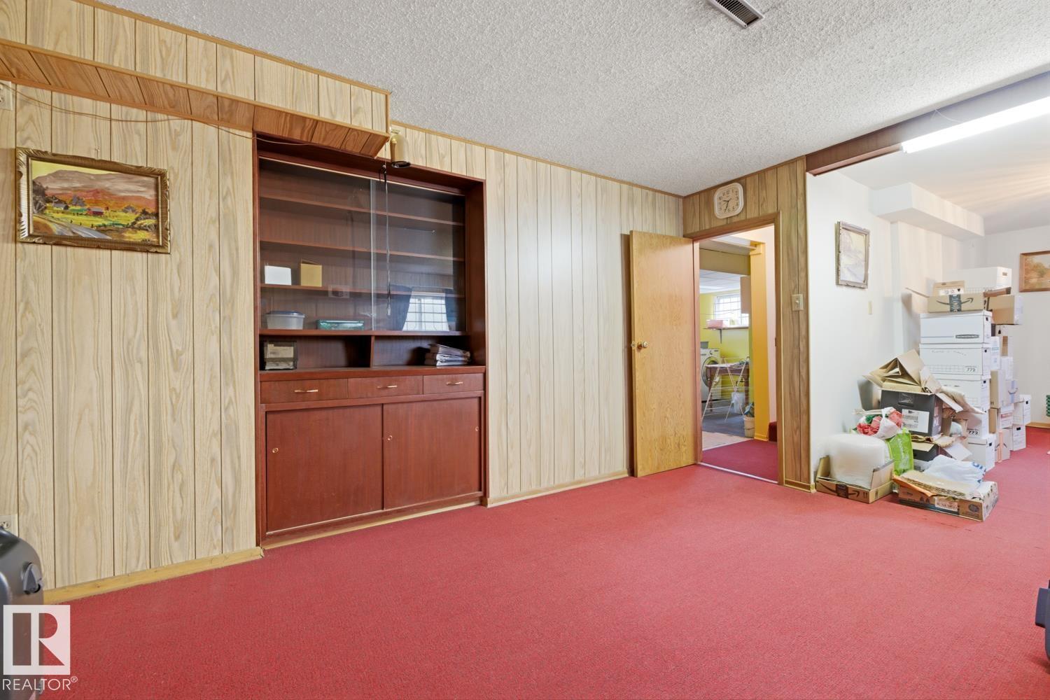 9745 68 AV NW, Edmonton