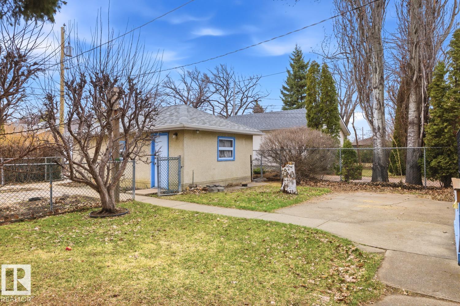 9745 68 AV NW, Edmonton