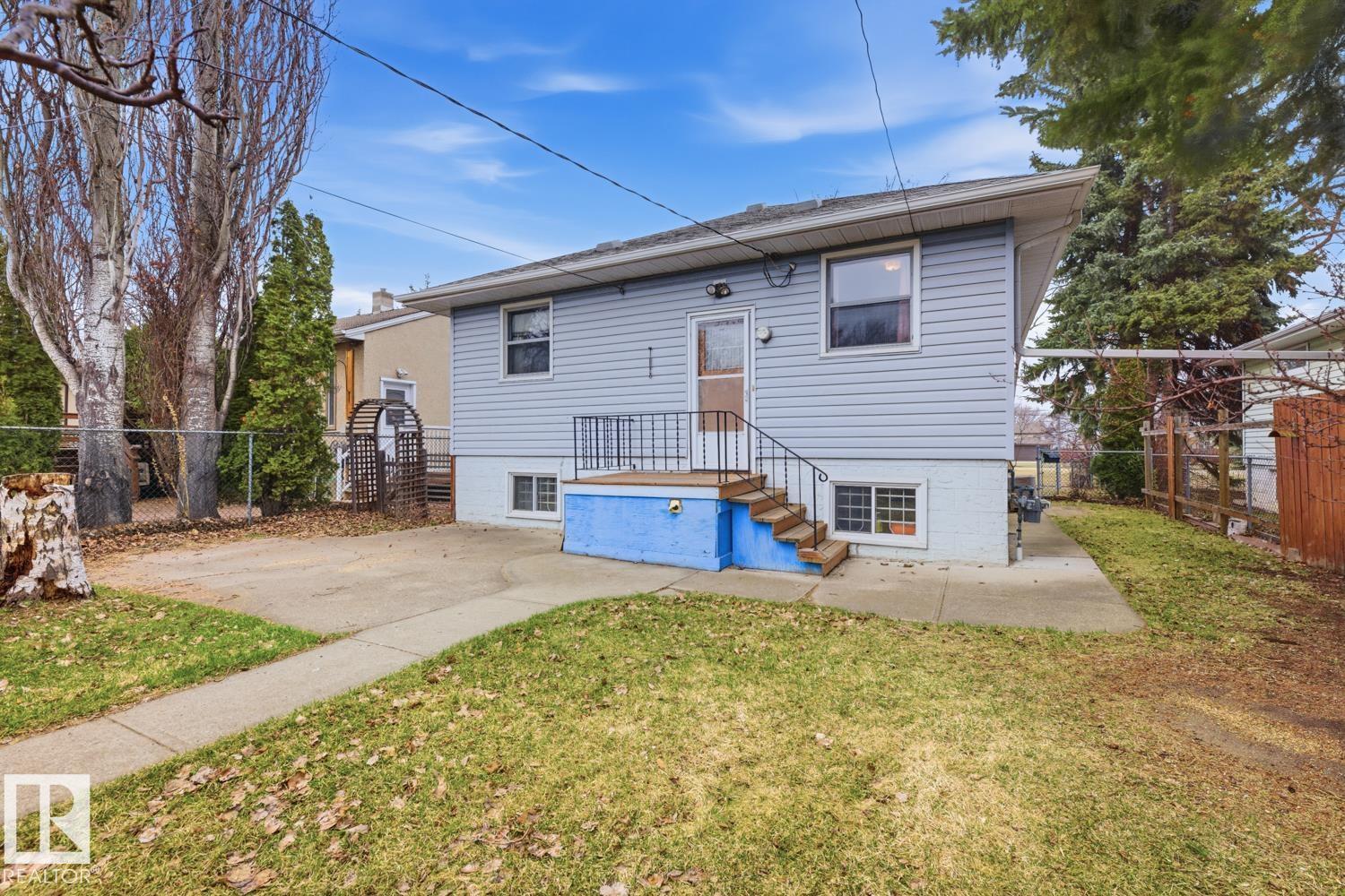 9745 68 AV NW, Edmonton