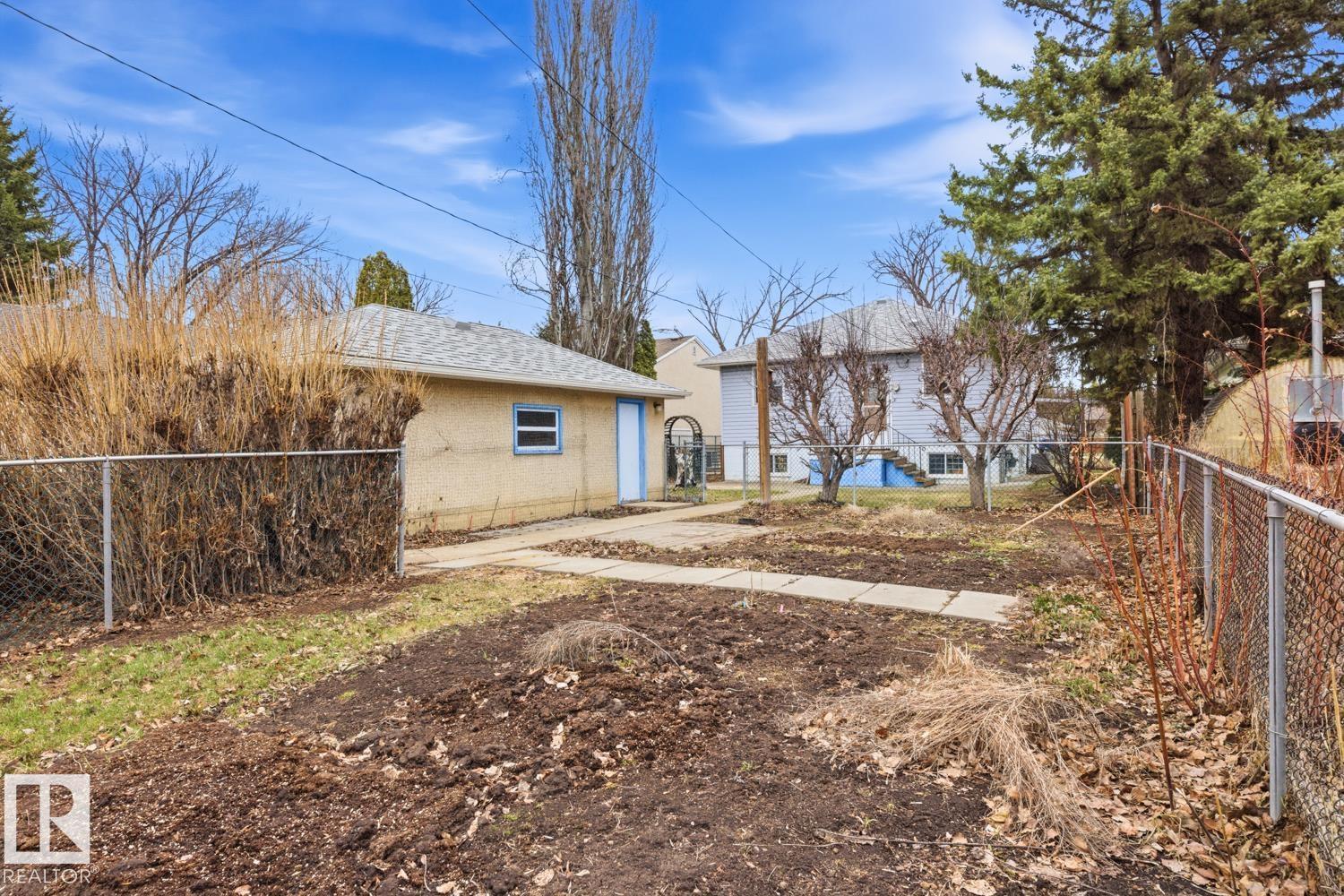 9745 68 AV NW, Edmonton