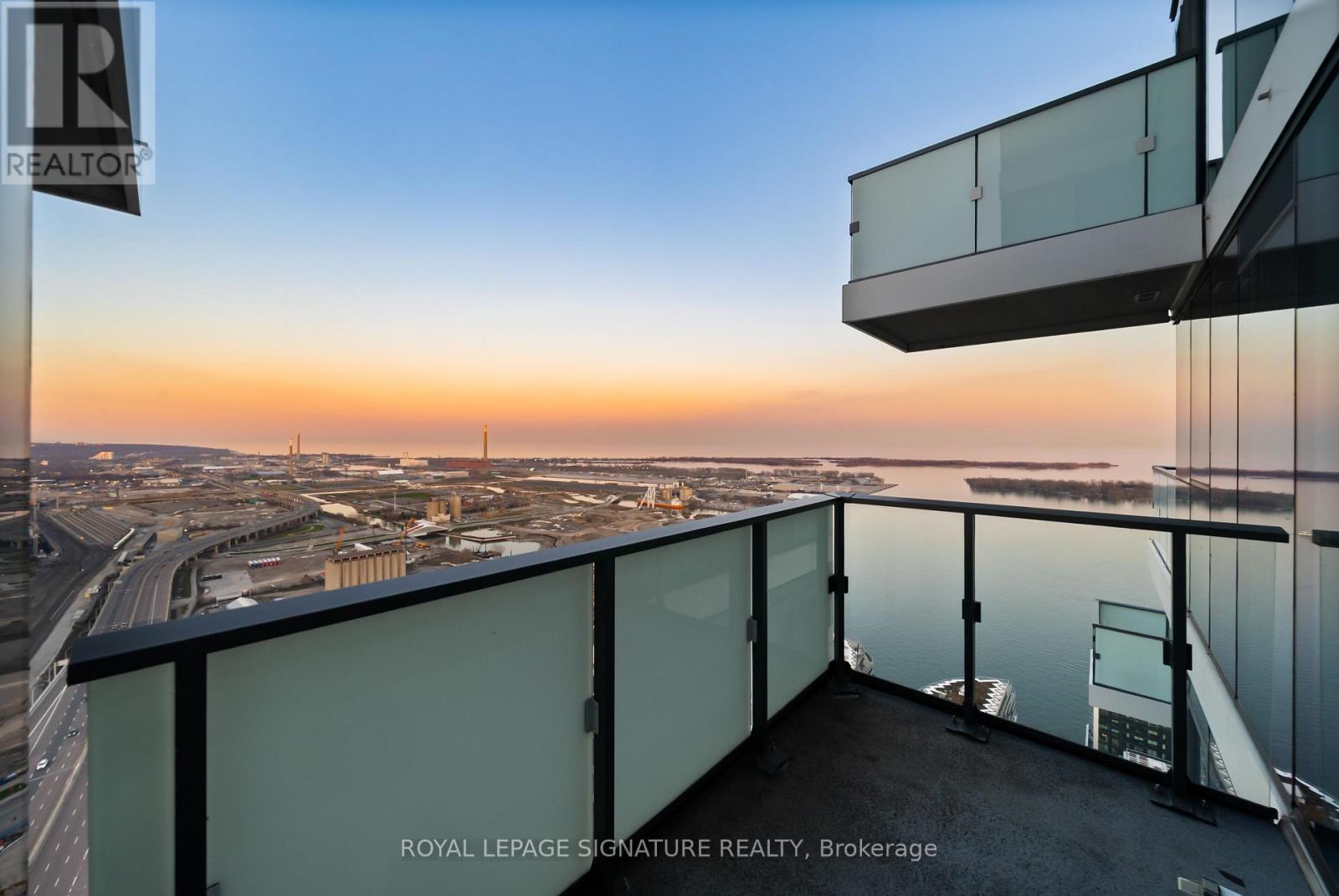 #4304 16 BONNYCASTLE STREET - 22