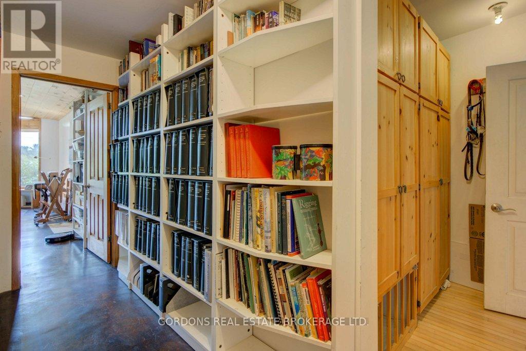 1084 MOON ROAD — photo 19