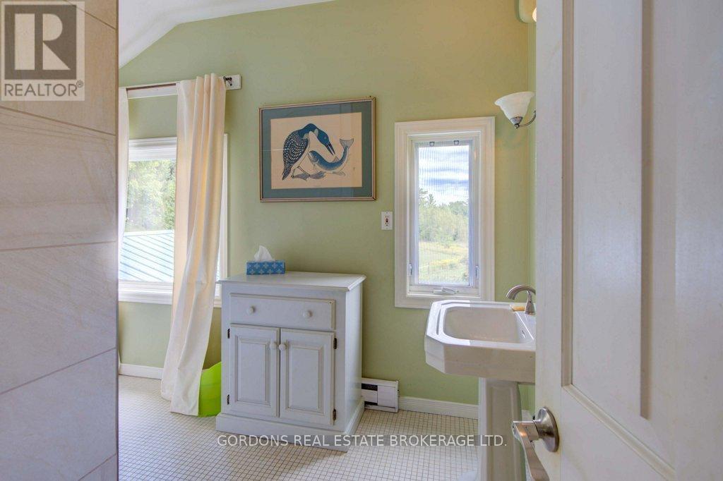 1084 MOON ROAD — photo 28