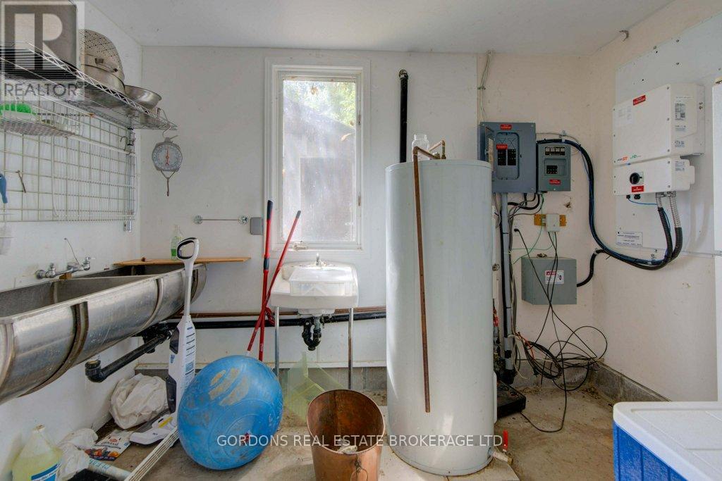 1084 MOON ROAD — photo 30