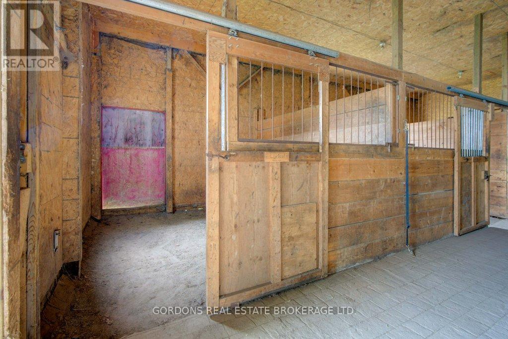 1084 MOON ROAD — photo 38