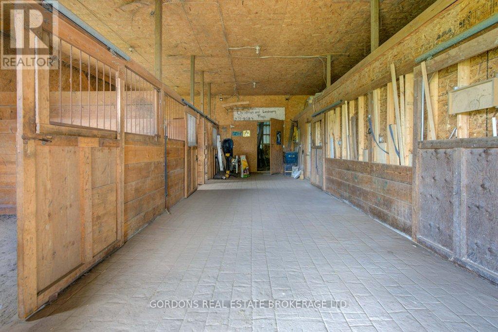 1084 MOON ROAD — photo 37