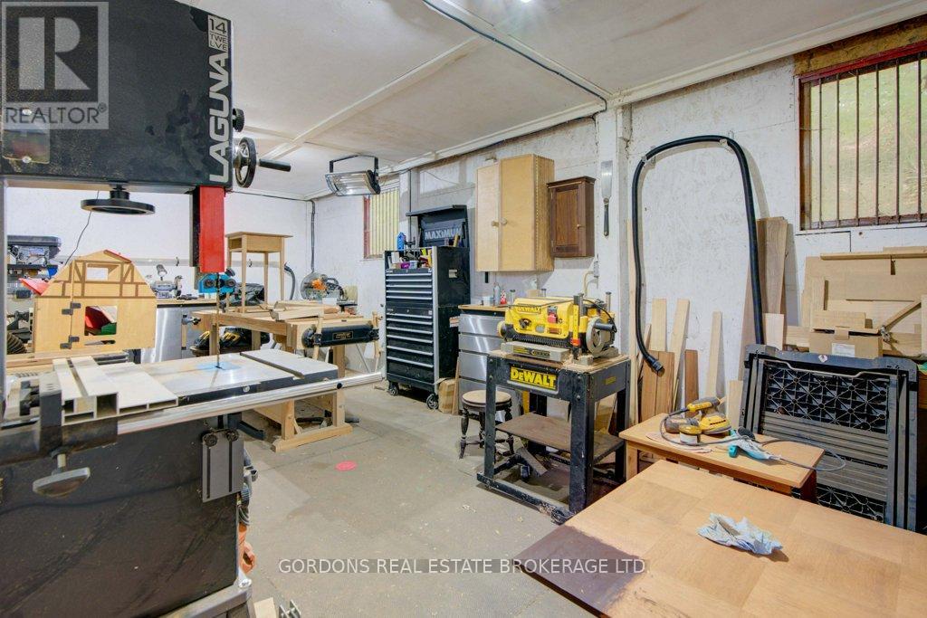 1084 MOON ROAD — photo 39