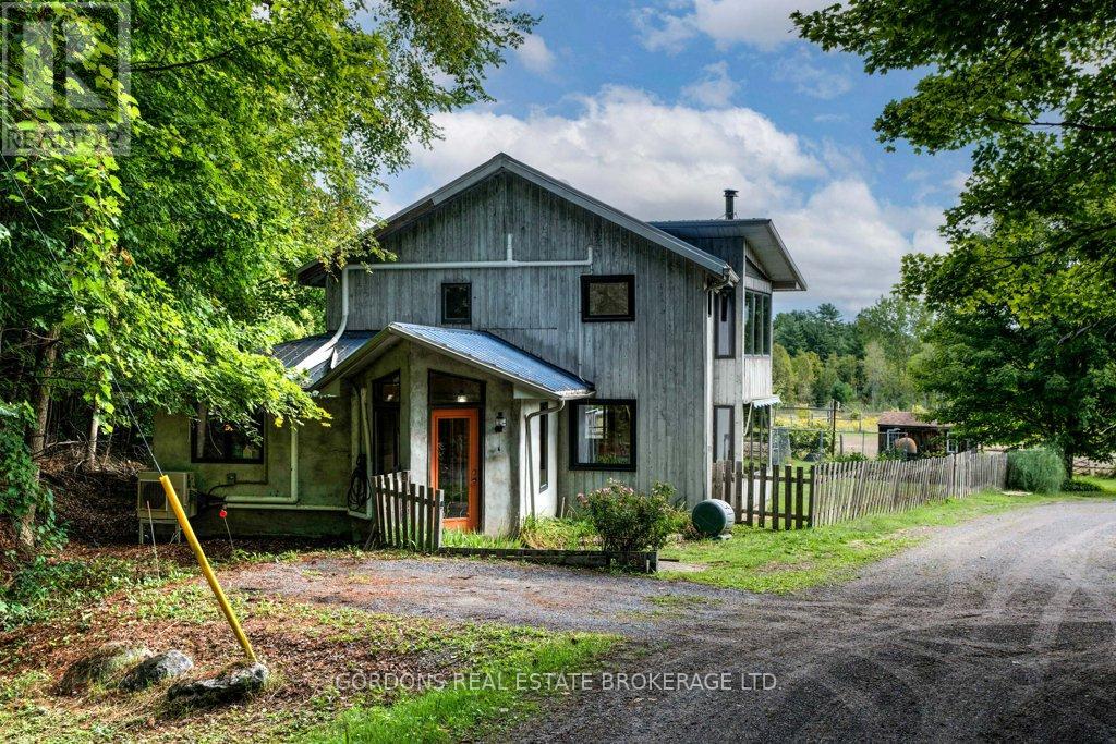 1084 MOON ROAD — photo 4