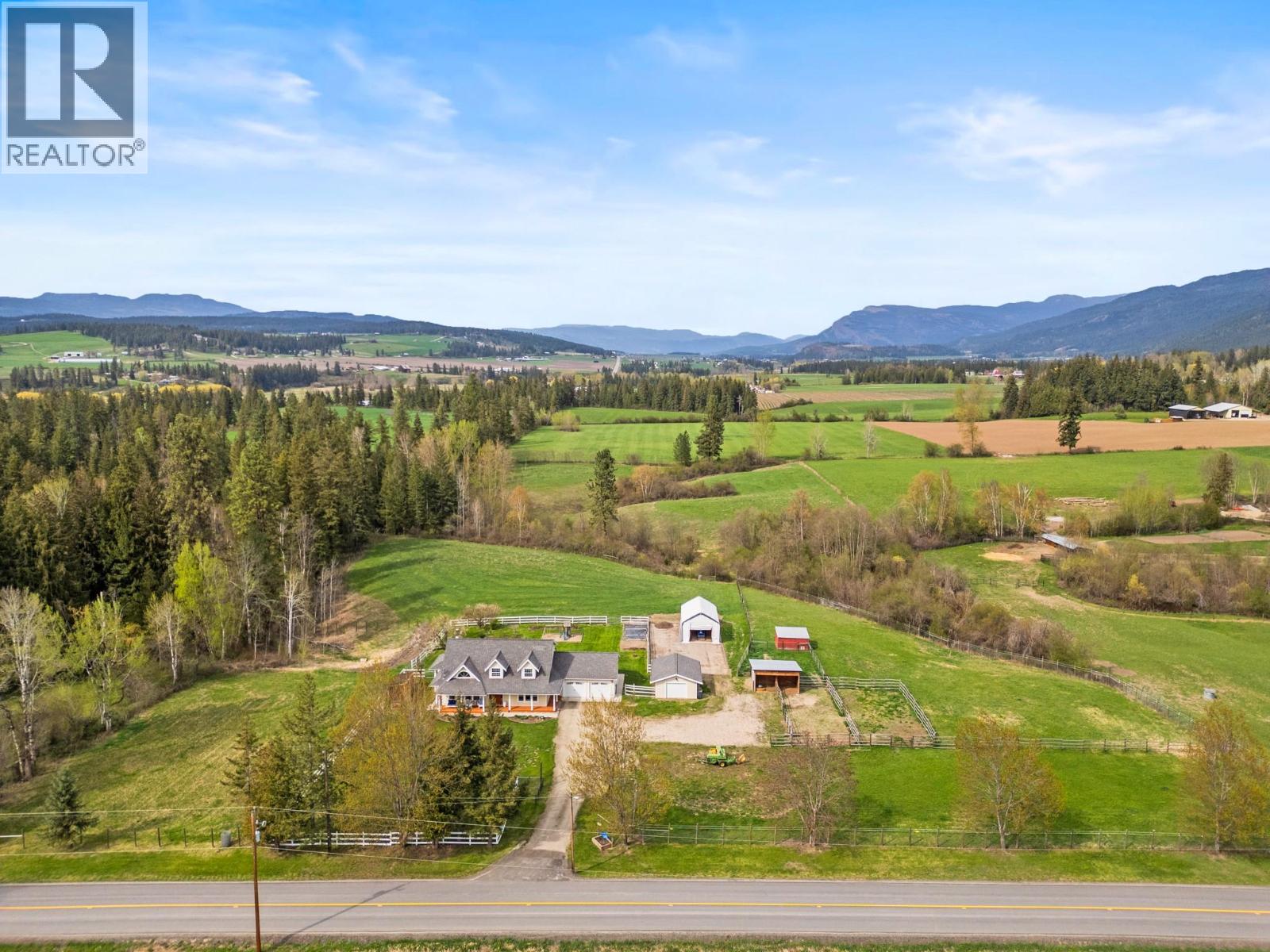  1375 Mountain View Road, Spallumcheen