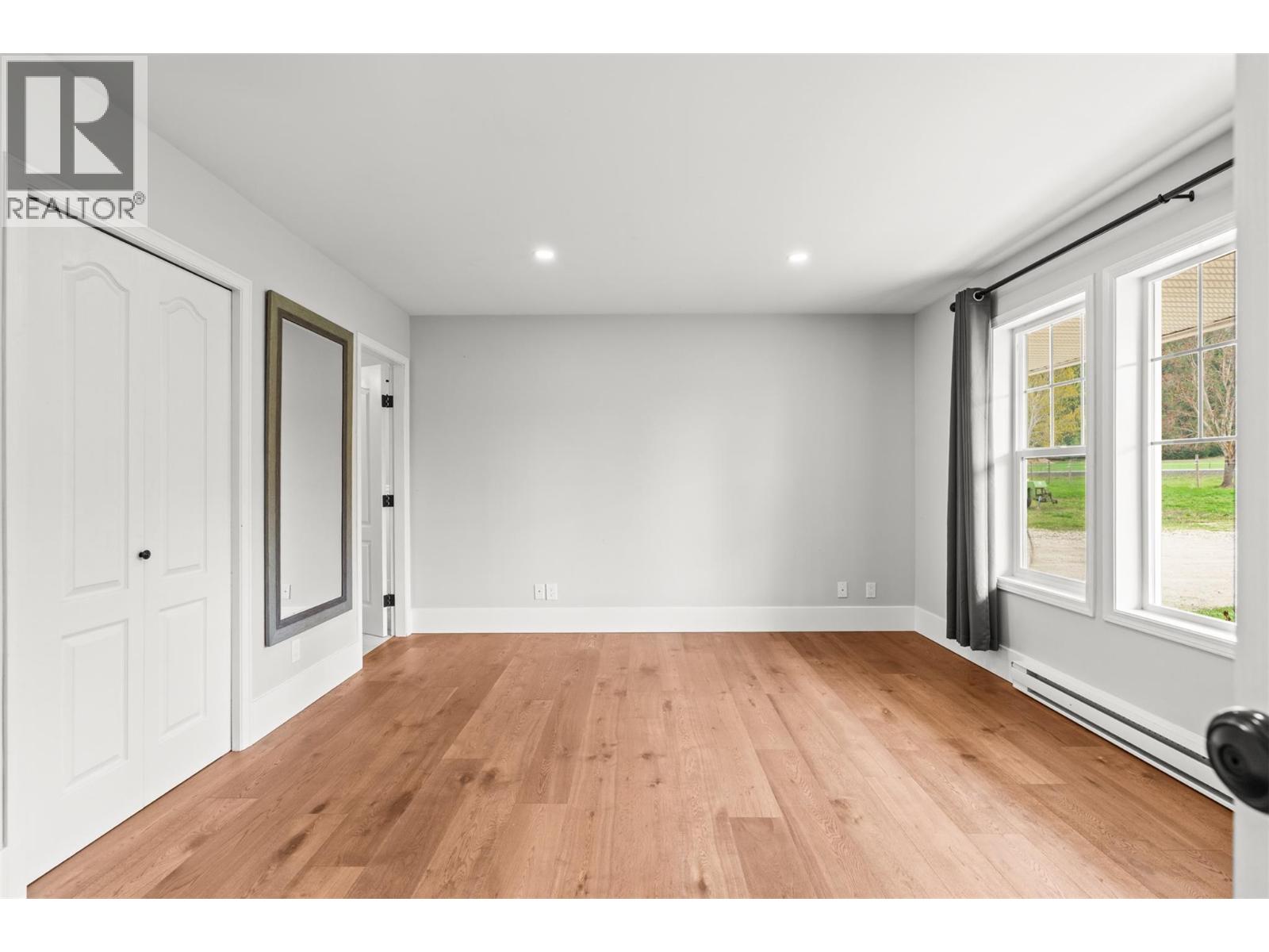  1375 Mountain View Road, Spallumcheen