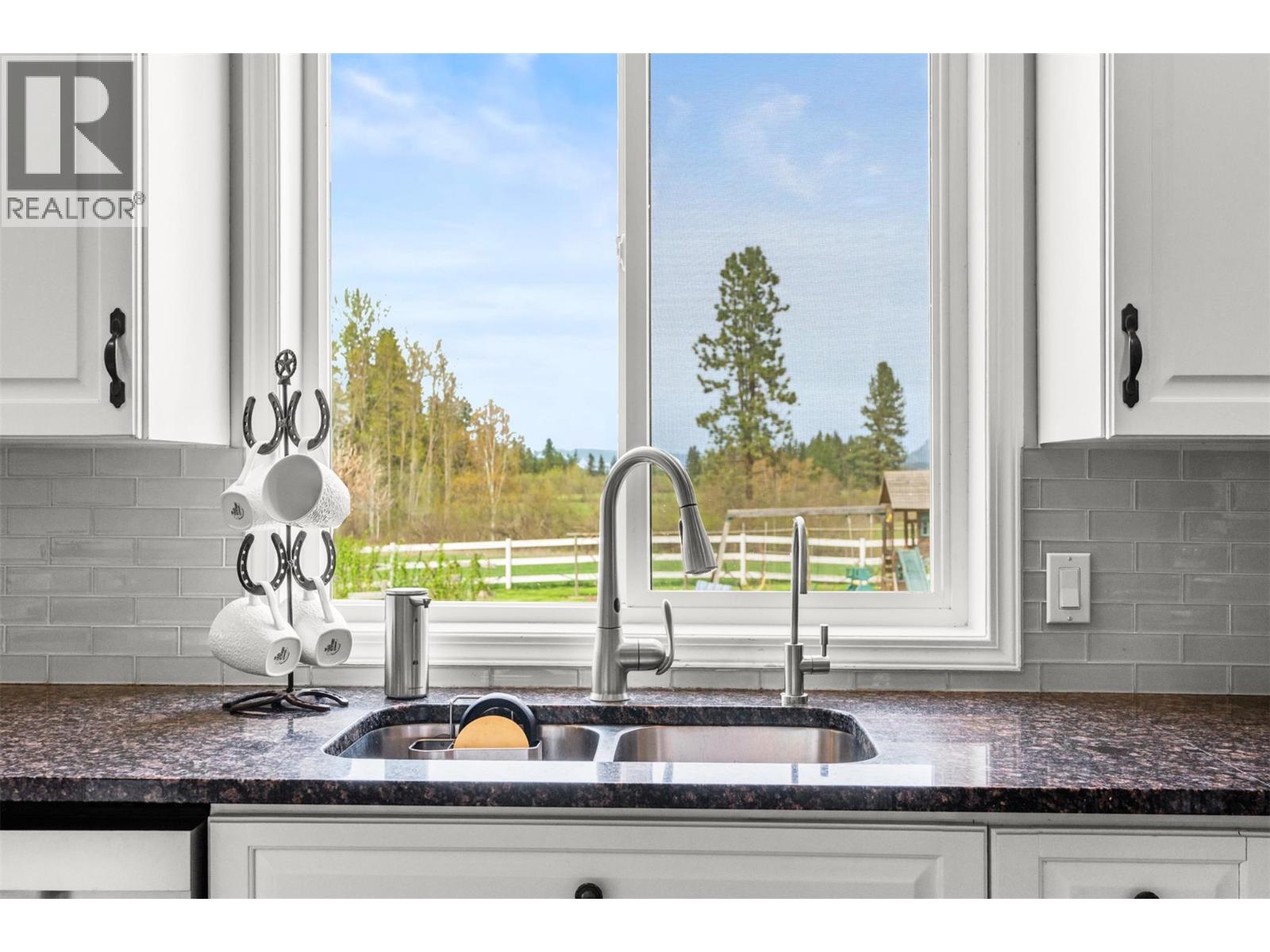  1375 Mountain View Road, Spallumcheen