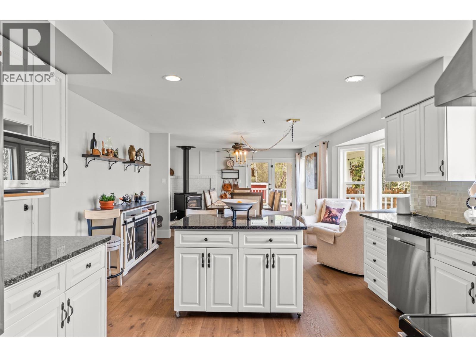  1375 Mountain View Road, Spallumcheen