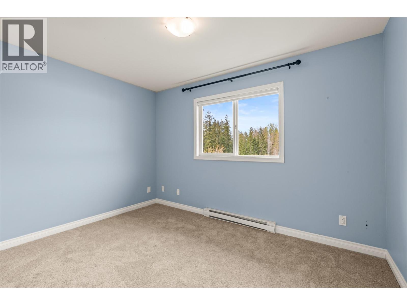  1375 Mountain View Road, Spallumcheen