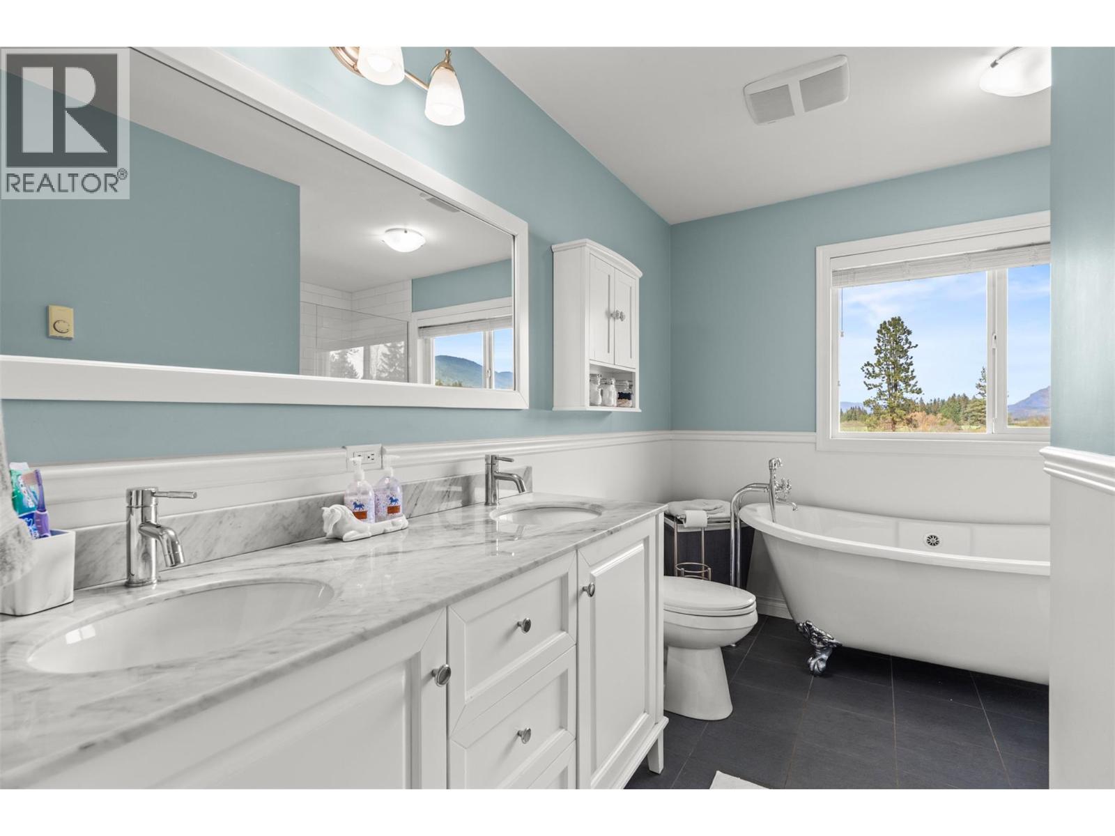  1375 Mountain View Road, Spallumcheen