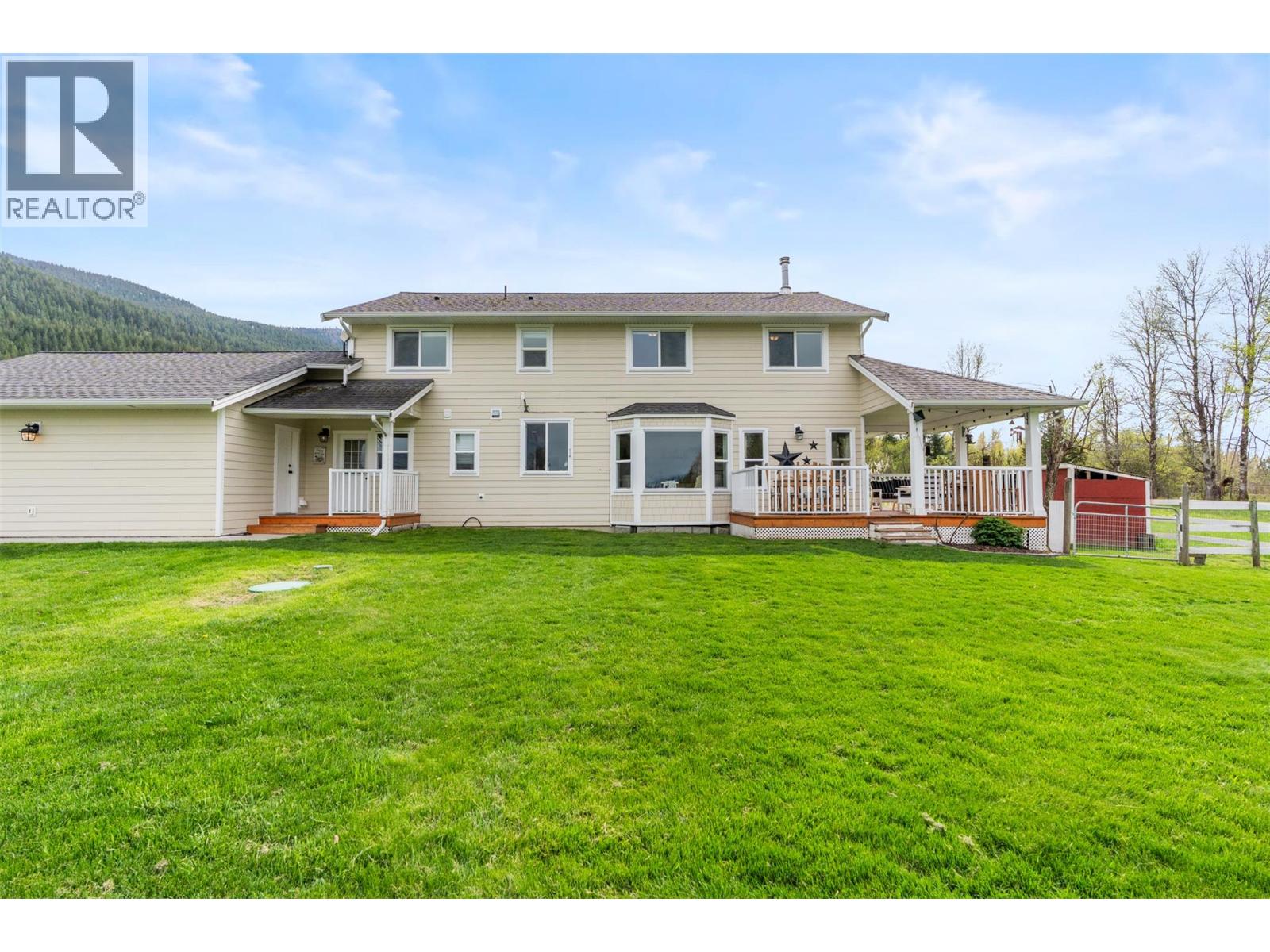  1375 Mountain View Road, Spallumcheen