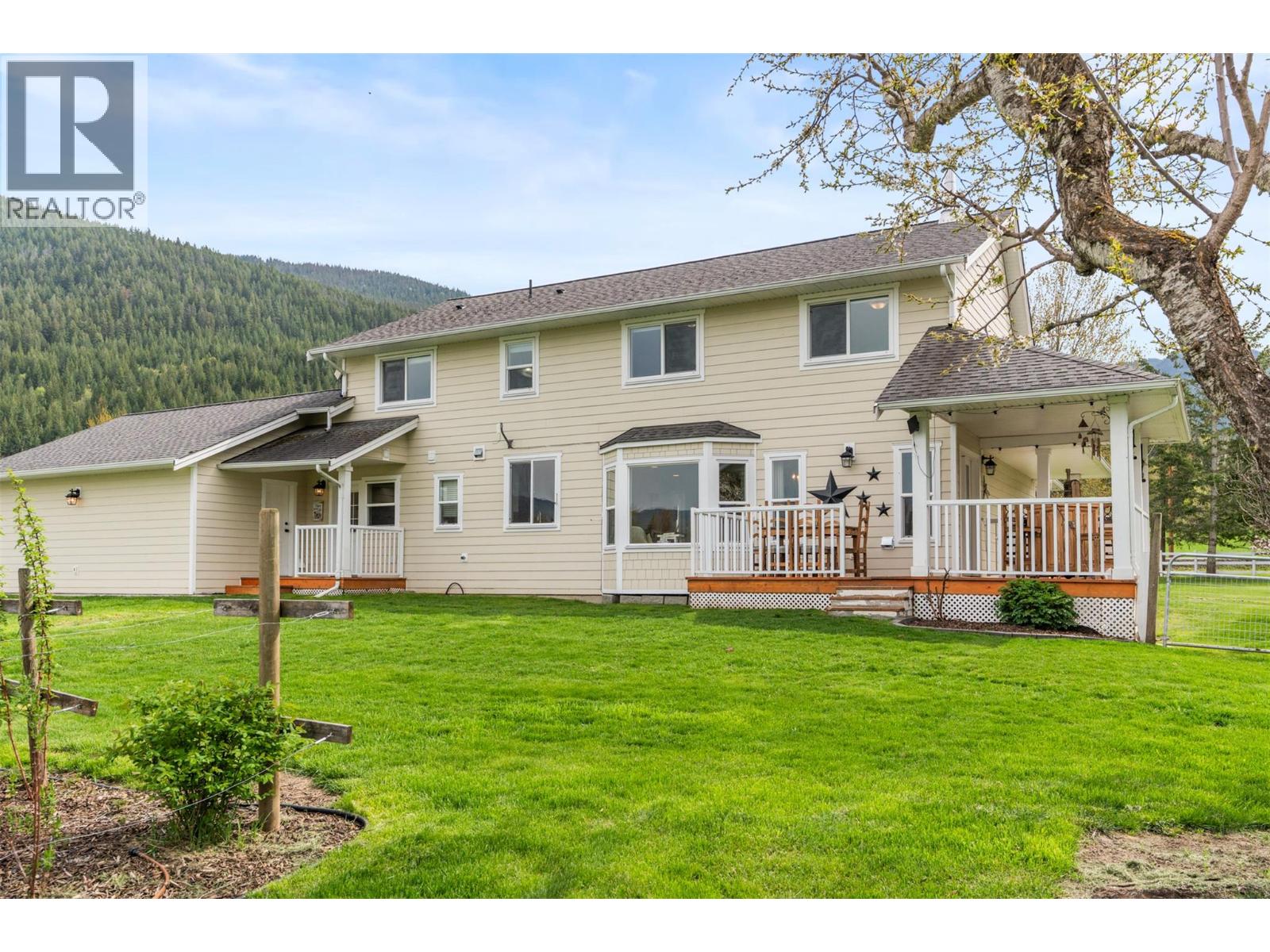  1375 Mountain View Road, Spallumcheen