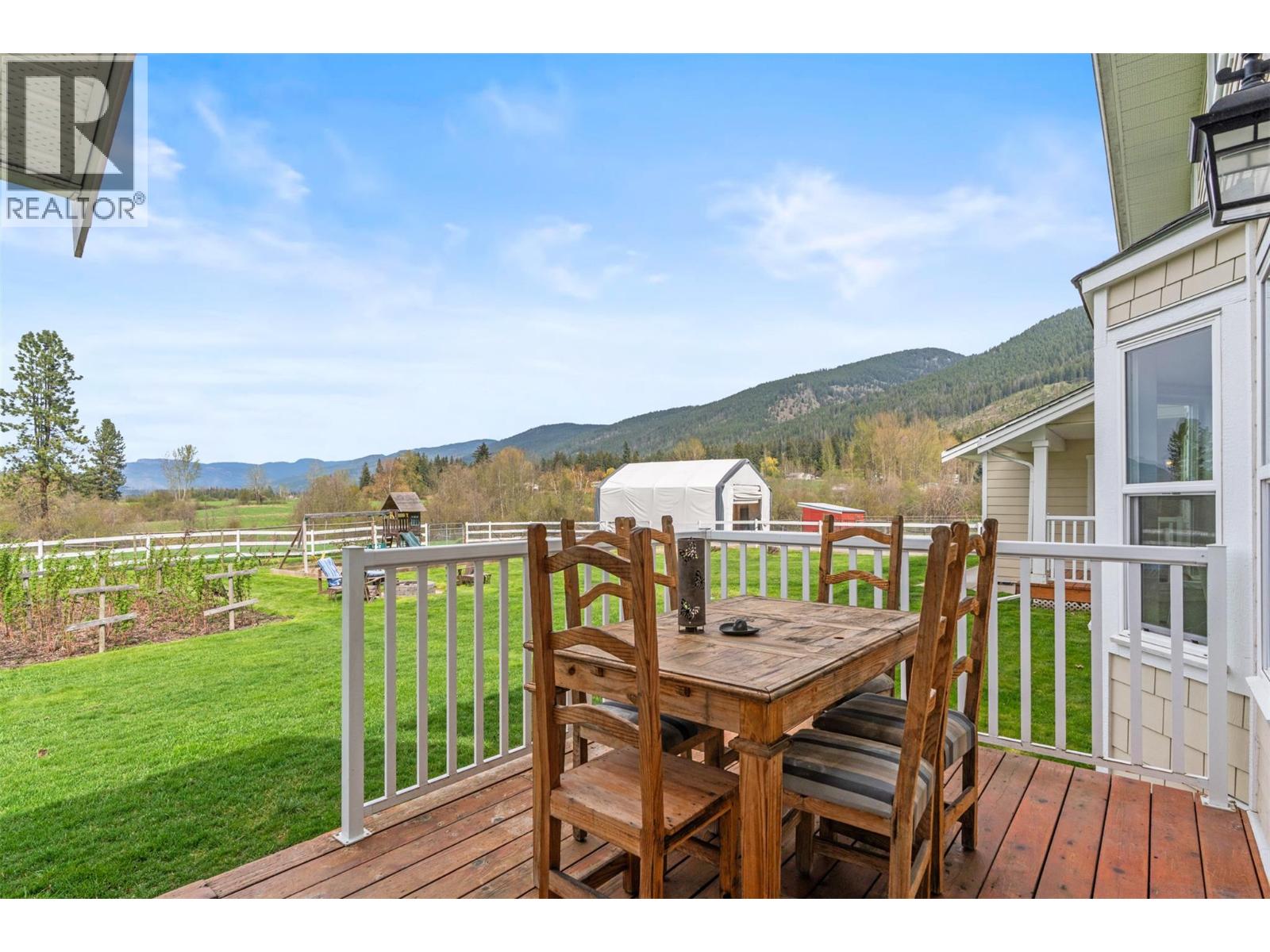  1375 Mountain View Road, Spallumcheen