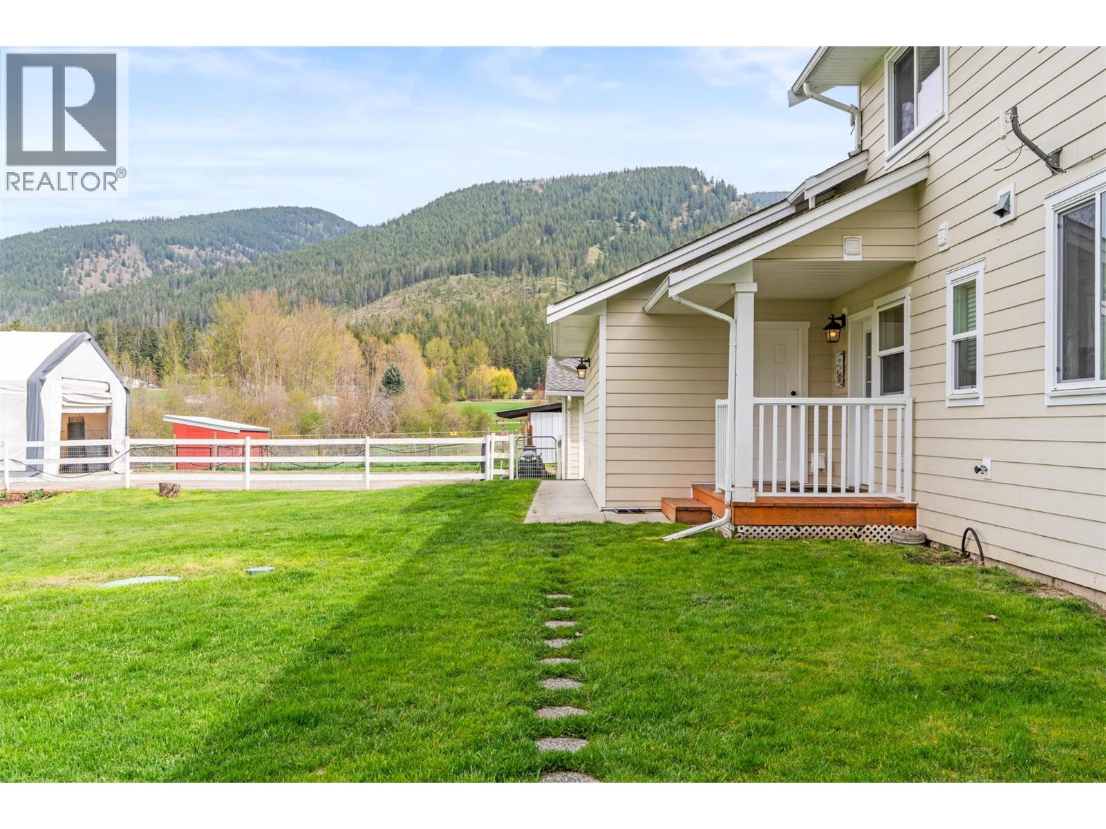  1375 Mountain View Road, Spallumcheen