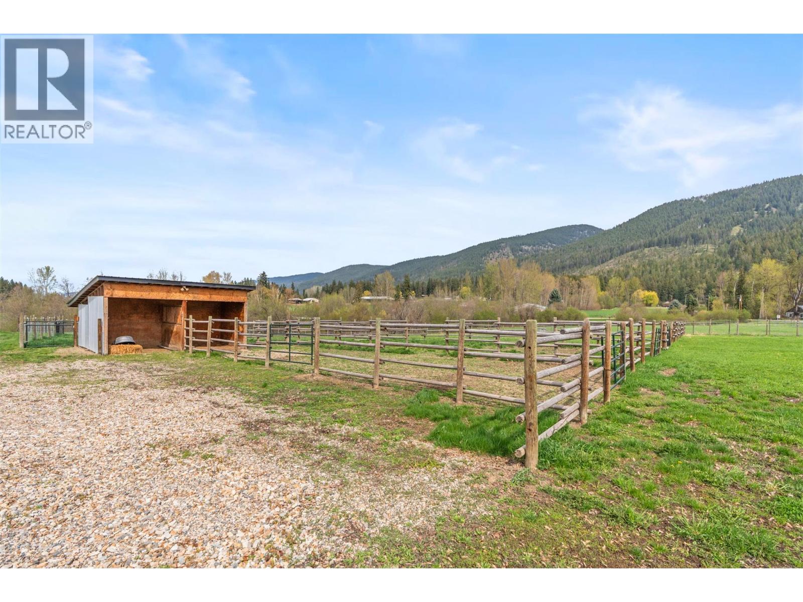  1375 Mountain View Road, Spallumcheen