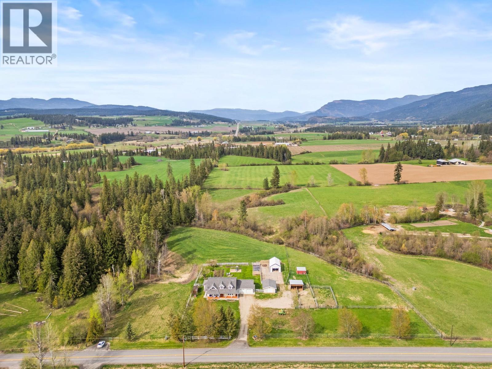  1375 Mountain View Road, Spallumcheen