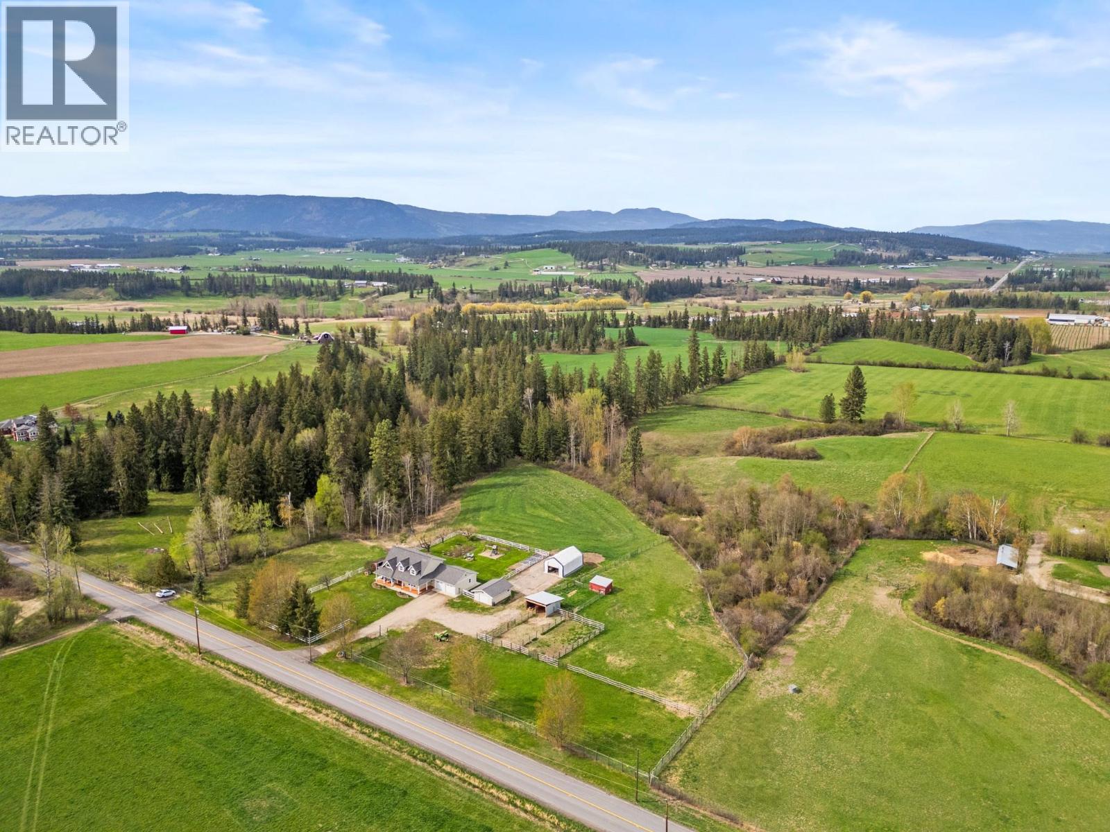  1375 Mountain View Road, Spallumcheen