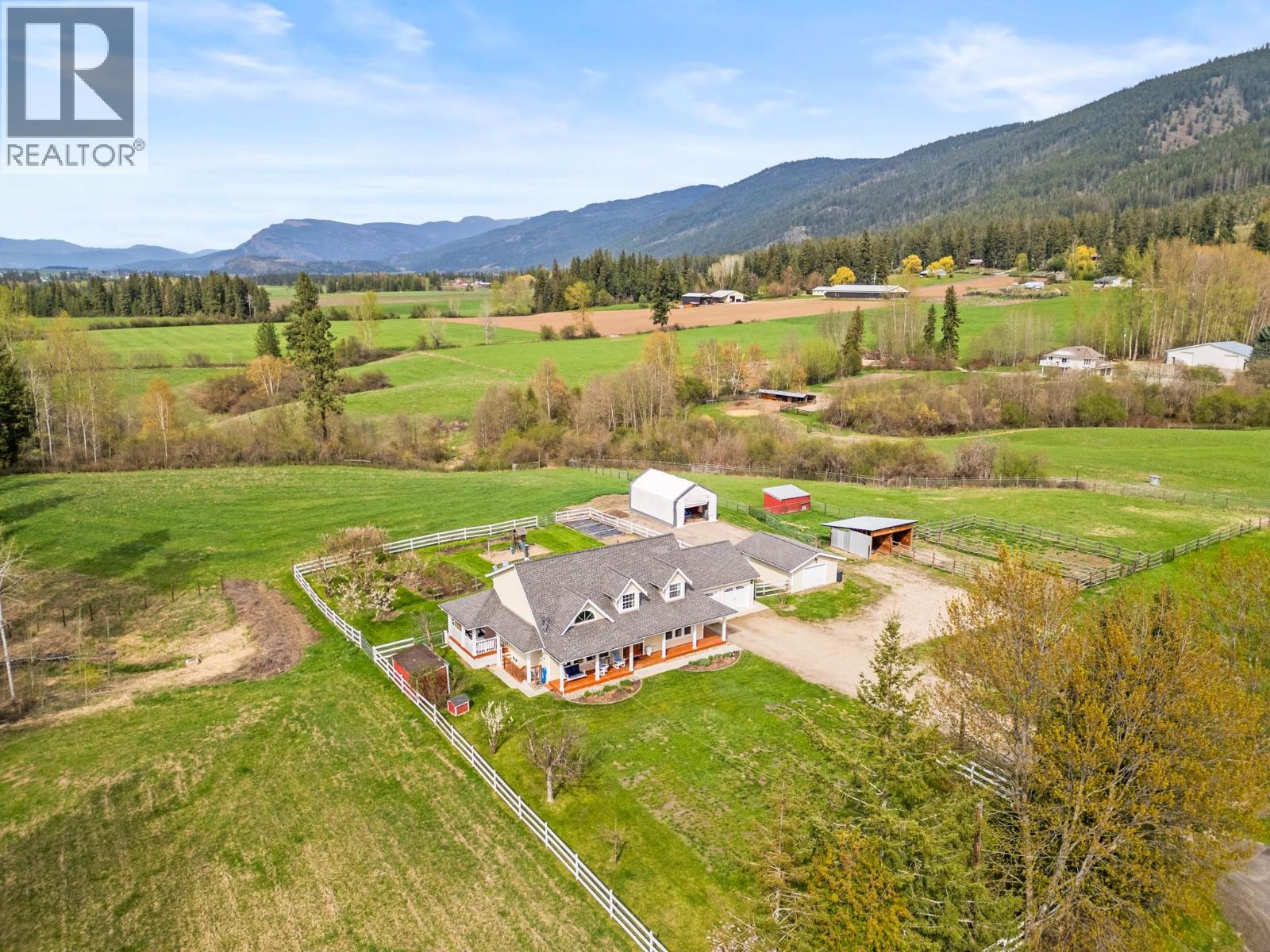  1375 Mountain View Road, Spallumcheen