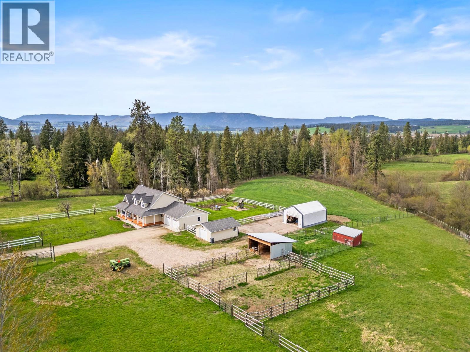  1375 Mountain View Road, Spallumcheen