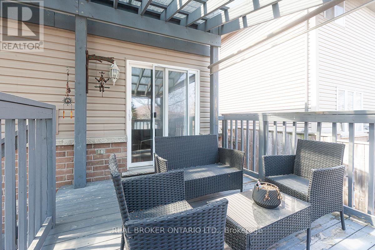 66 SPRINGVALLEY CRESCENT - 32