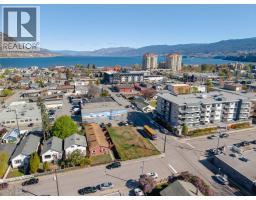  303 Nanaimo Avenue West, Penticton