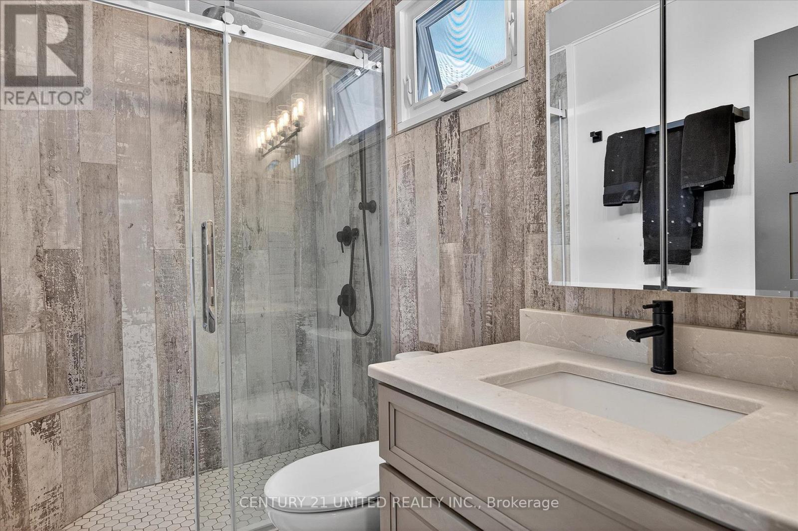 114 OAKWOOD CRESCENT - 22