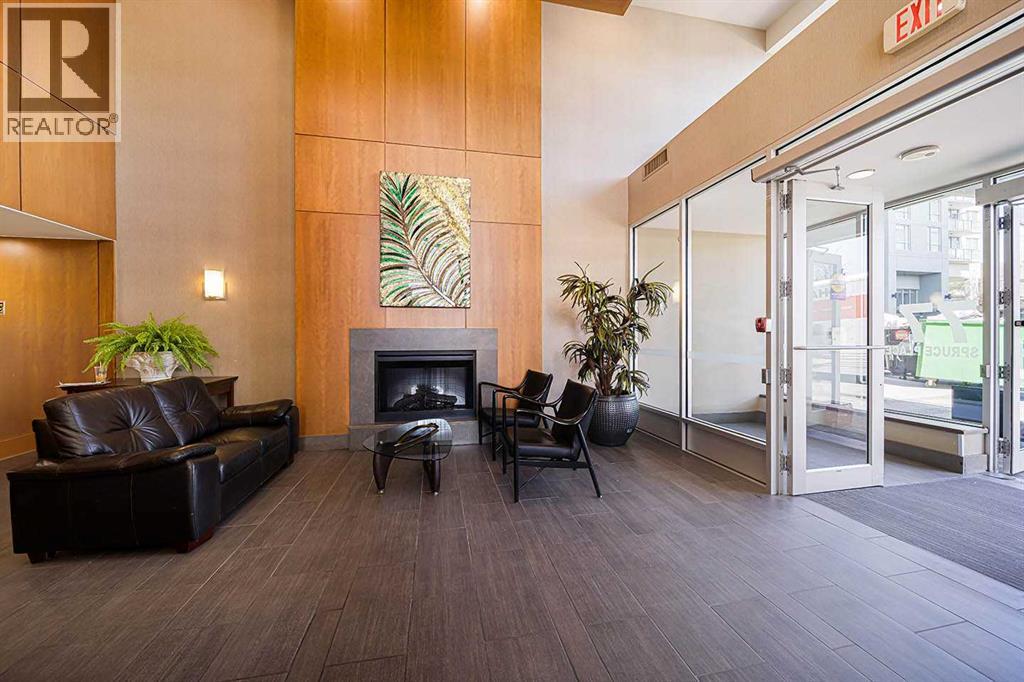 707, 77 Spruce Place SW — photo 3