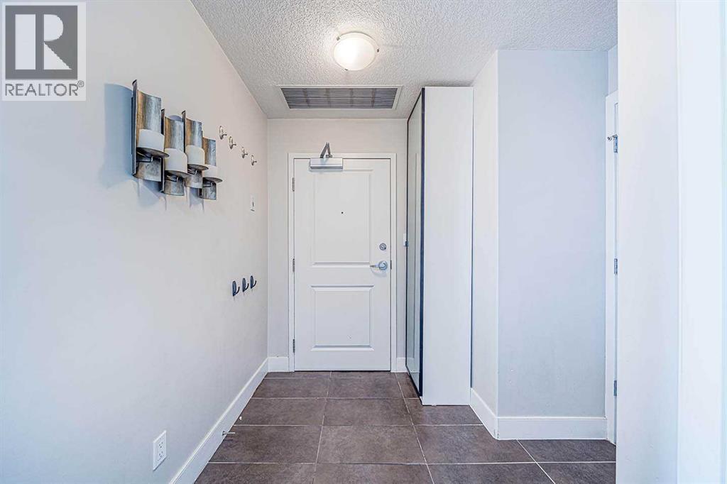707, 77 Spruce Place SW — photo 8