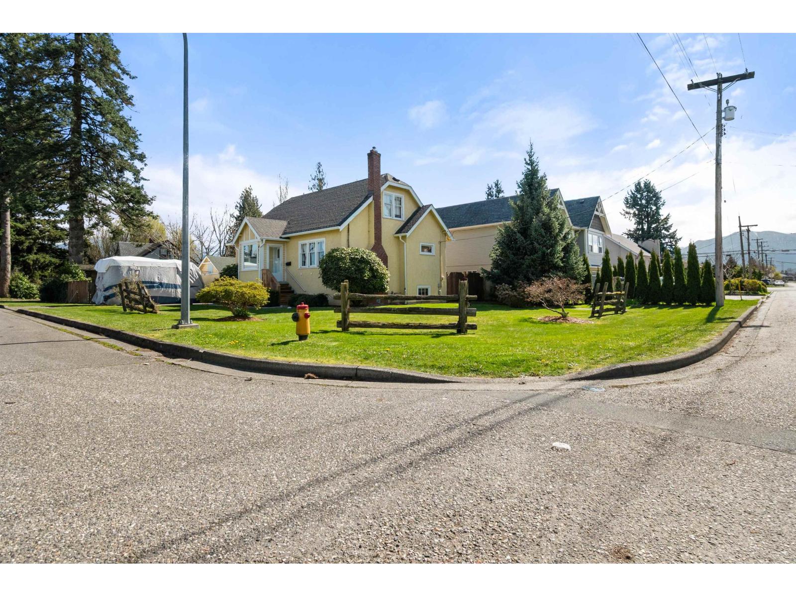 46212 GORE AVENUE, Chilliwack Proper East
