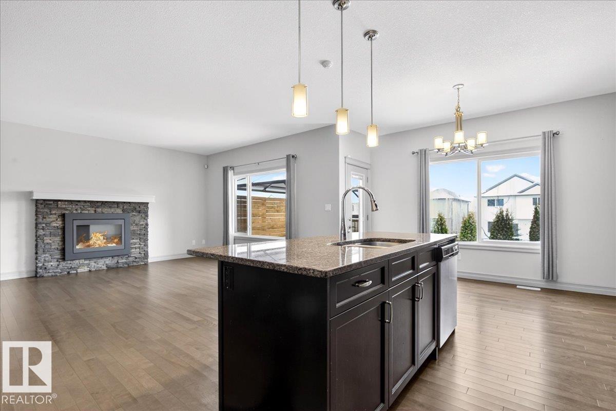 5912 19 AV SW, Edmonton