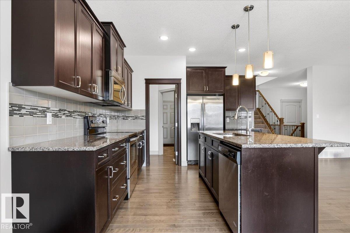 5912 19 AV SW, Edmonton