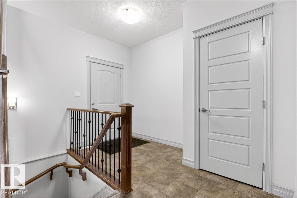 5912 19 AV SW, Edmonton