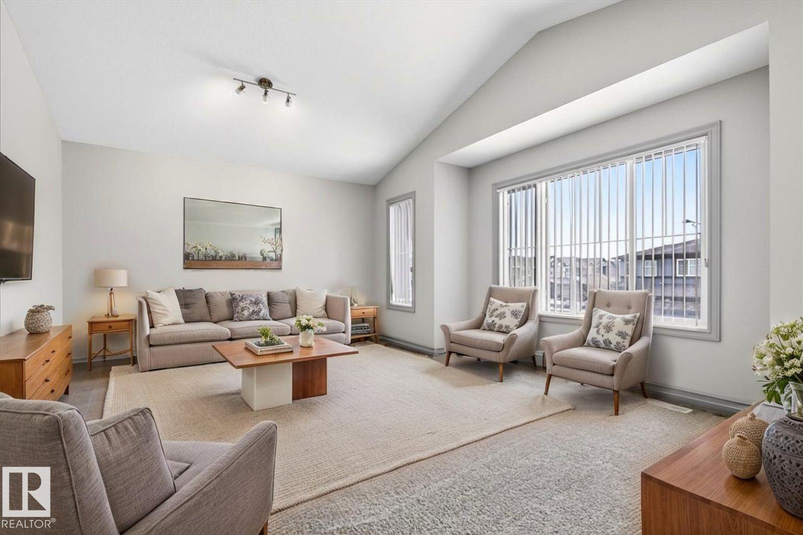 5912 19 AV SW, Edmonton