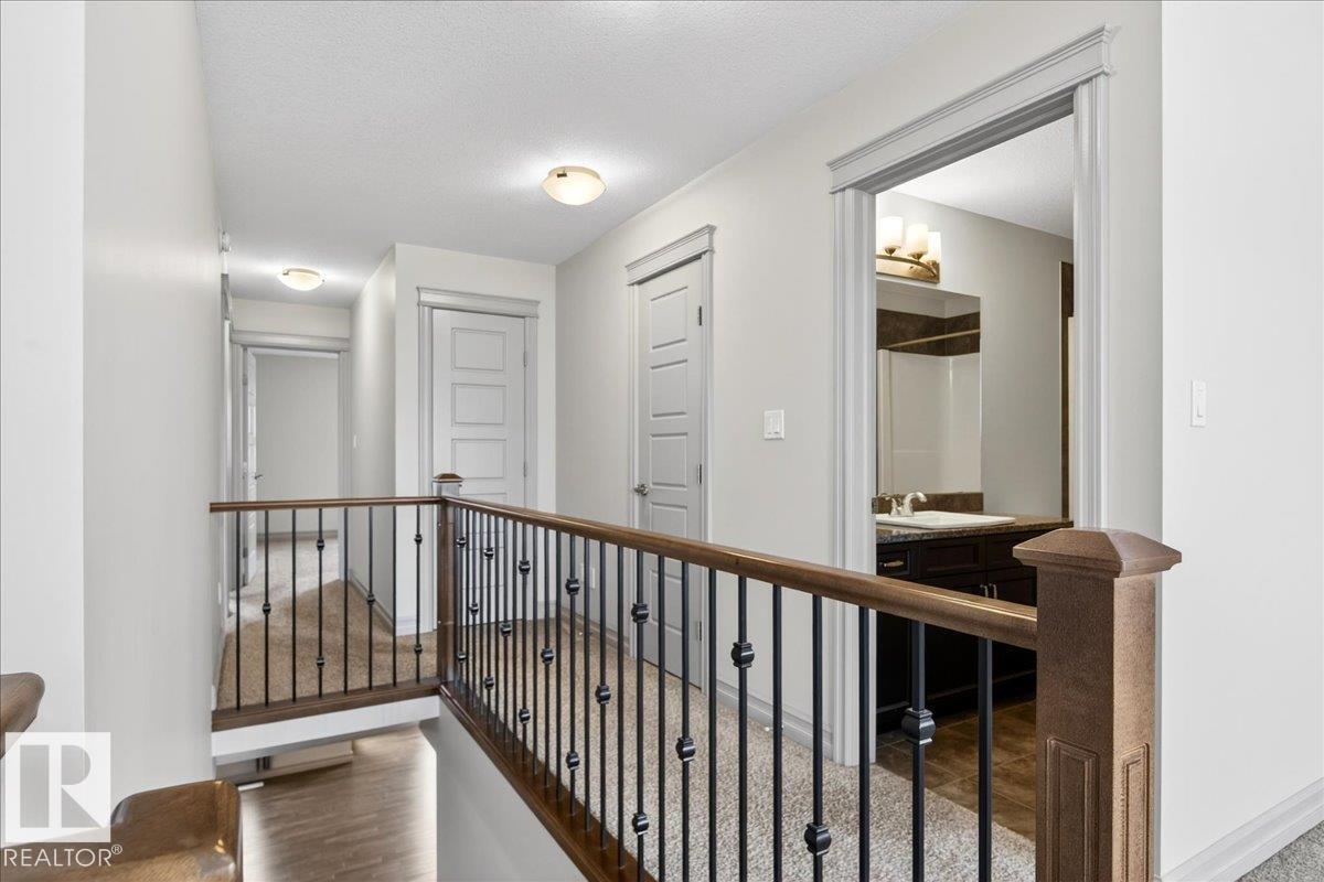 5912 19 AV SW, Edmonton