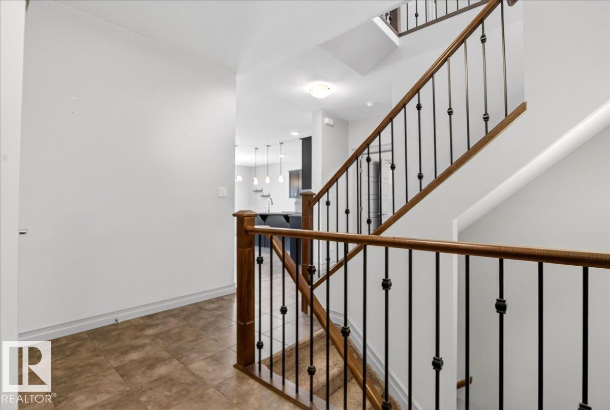 5912 19 AV SW, Edmonton